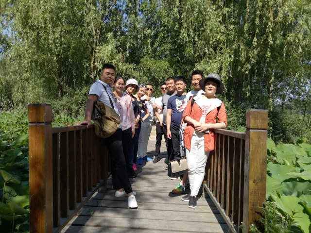 旅行為了更好的出發————記2017年5月25日公司管理層赴臺兒莊旅游